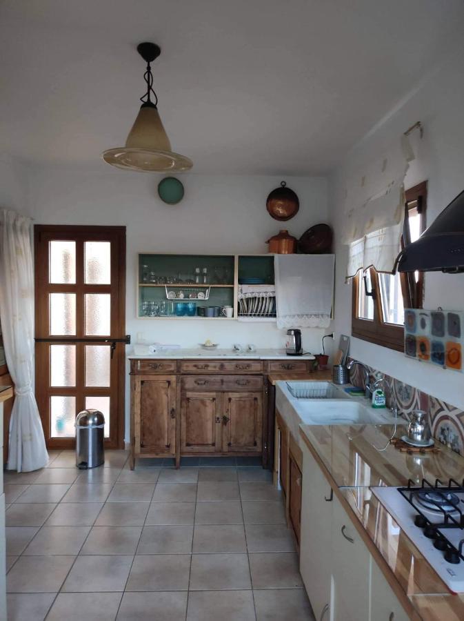 Aletraki -Off-Grid Retreat Above Heraklion, Peaceful Views 阿卡尼斯 外观 照片