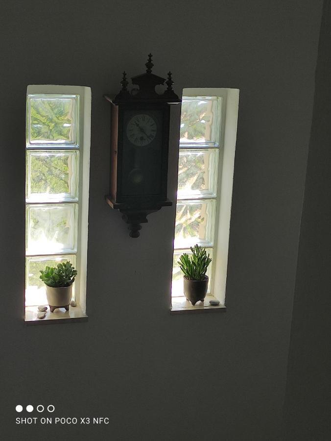 Aletraki -Off-Grid Retreat Above Heraklion, Peaceful Views 阿卡尼斯 外观 照片