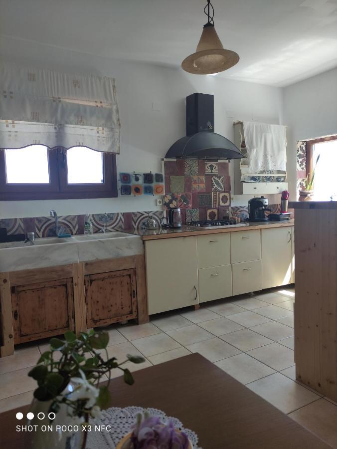Aletraki -Off-Grid Retreat Above Heraklion, Peaceful Views 阿卡尼斯 外观 照片